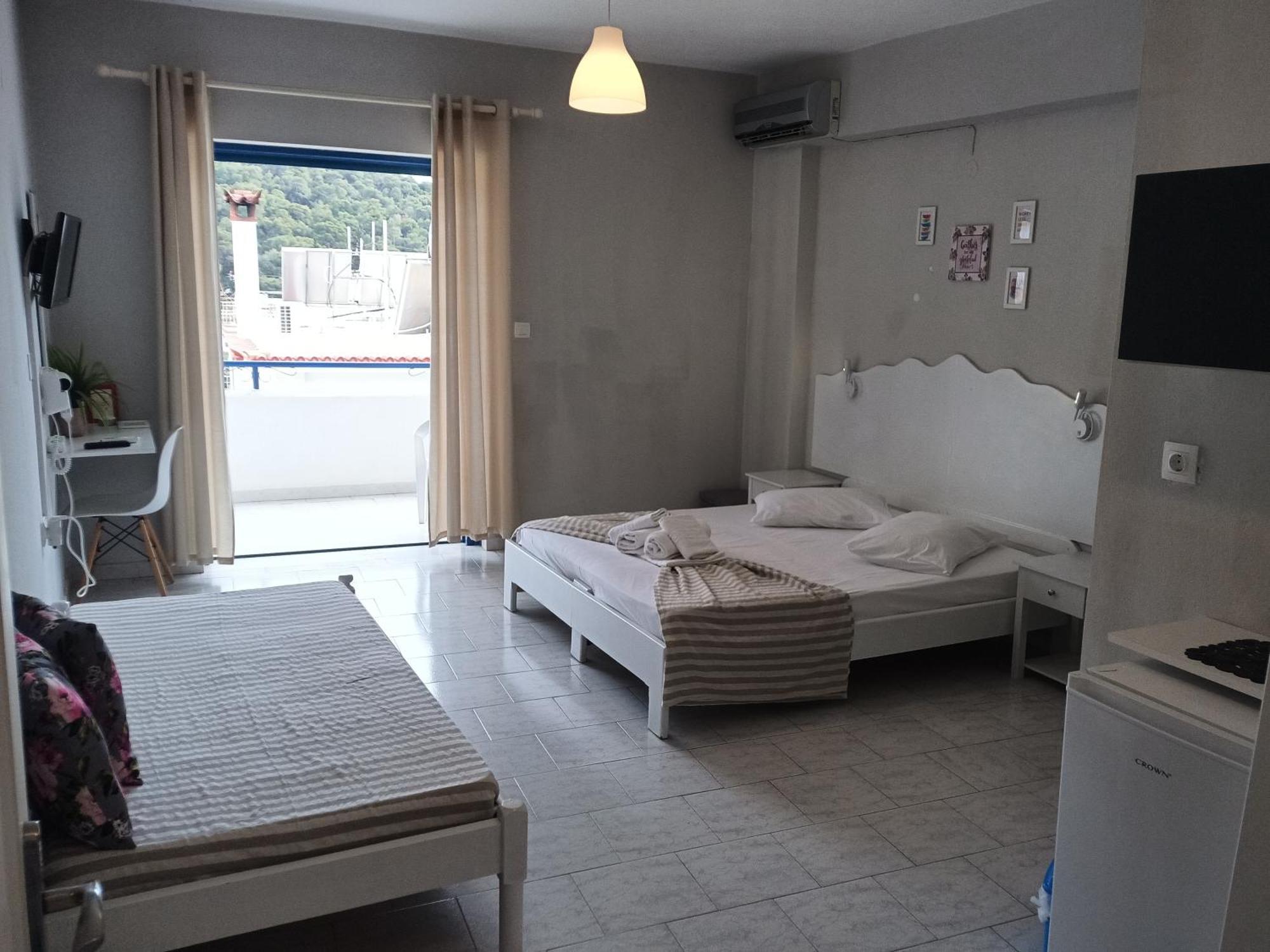 Blue & White Askeli Studios Poros Town Ngoại thất bức ảnh